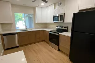 2416 W Caribbean Ln, Phoenix, AZ 85023 - Photo 7