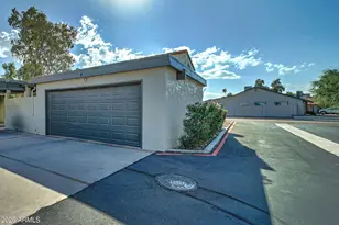 2416 W Caribbean Ln, Phoenix, AZ 85023 - Photo 21