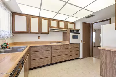 12911 W Shadow Hills Drive, Sun City West, AZ 85375 - Photo 11