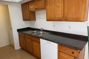 8101 N 31st Dr, Phoenix, AZ 85051 - Photo 3