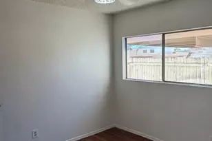 8101 N 31st Dr, Phoenix, AZ 85051 - Photo 11