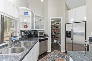 10301 N 70th St, Paradise Valley, AZ 85253 - Photo 7