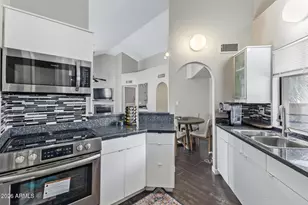 10301 N 70th St, Paradise Valley, AZ 85253 - Photo 9