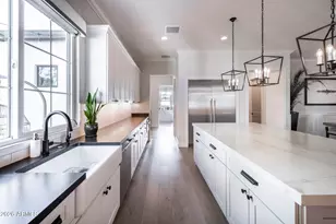 3216 E Weldon Ave, Phoenix, AZ 85018 - Photo 9