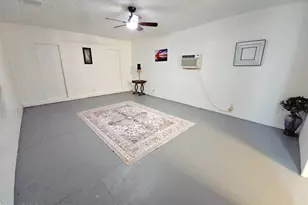 6538 W Hatcher Rd, Glendale, AZ 85302 - Photo 9