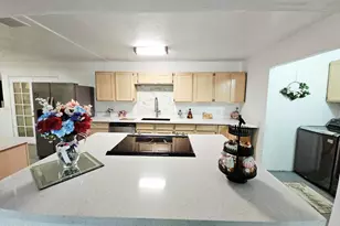 6538 W Hatcher Rd, Glendale, AZ 85302 - Photo 5