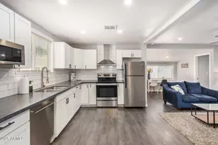 8915 N 9th Pl, Phoenix, AZ 85020 - Photo 1