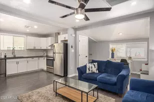 8915 N 9th Pl, Phoenix, AZ 85020 - Photo 1