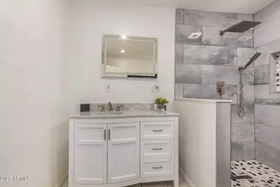 8915 N 9th Place, Phoenix, AZ 85020 - Photo 13