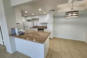 7557 N Dreamy Draw Dr, Phoenix, AZ 85020 - Photo 3