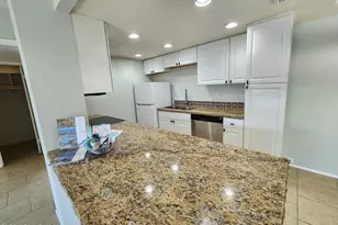 7557 N Dreamy Draw Dr, Phoenix, AZ 85020 - Photo 11