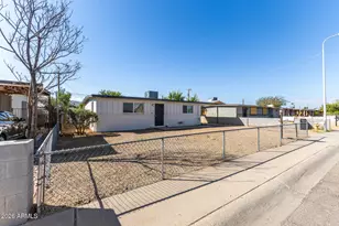2301 E Lynne Ln, Phoenix, AZ 85042 - Photo 3