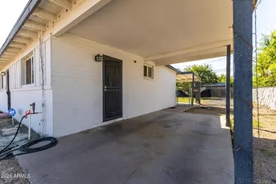 2301 E Lynne Lane, Phoenix, AZ 85042 - Photo 11