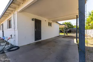 2301 E Lynne Ln, Phoenix, AZ 85042 - Photo 11