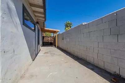 723 E Sunnyslope Lane, Phoenix, AZ 85020 - Photo 21