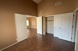 8136 W Laurel Ln, Peoria, AZ 85345 - Photo 7