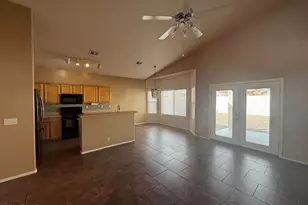 8136 W Laurel Ln, Peoria, AZ 85345 - Photo 11