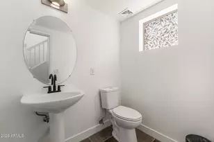 1817 E Donner Dr, Phoenix, AZ 85042 - Photo 11