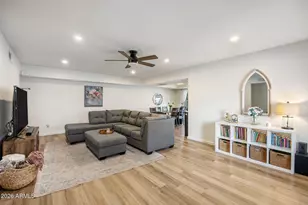 517 W Coral Gables Dr, Phoenix, AZ 85023 - Photo 11