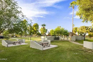 517 W Coral Gables Dr, Phoenix, AZ 85023 - Photo 29