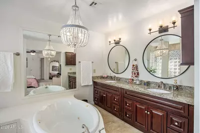 517 W Coral Gables Drive, Phoenix, AZ 85023 - Photo 17