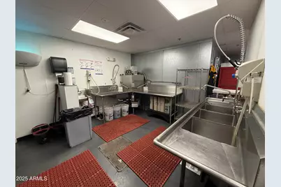 7900 N 70th Avenue #101, Glendale, AZ 85303 - Photo 9