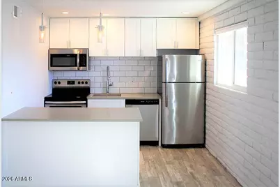 3141 N 37th Street #Apt 10, Phoenix, AZ 85018 - Photo 3