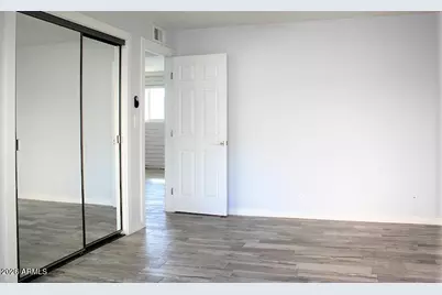 3141 N 37th Street #Apt 10, Phoenix, AZ 85018 - Photo 5