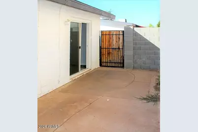 3141 N 37th Street #Apt 10, Phoenix, AZ 85018 - Photo 11