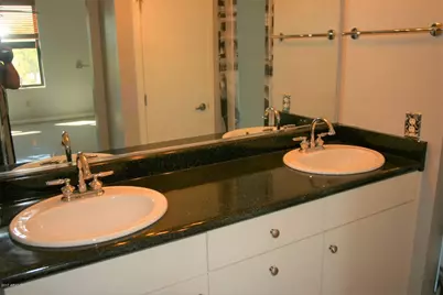 914 E Osborn Road #Unit 218, Phoenix, AZ 85014 - Photo 11