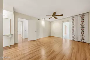 10604 W Saratoga Cir, Sun City, AZ 85351 - Photo 5