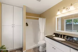 221 W Butler Dr, Phoenix, AZ 85021 - Photo 23