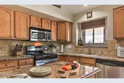 17211 N Cassi Drive, Surprise, AZ 85374 - Photo 9