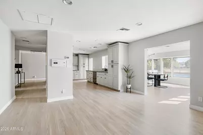 813 W Gleneagles Drive, Phoenix, AZ 85023 - Photo 21