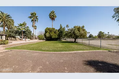 813 W Gleneagles Drive, Phoenix, AZ 85023 - Photo 39