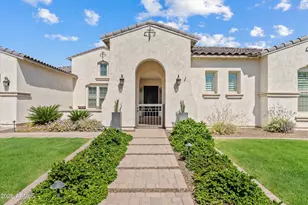 2562 E Clark Dr, Gilbert, AZ 85297 - Photo 7