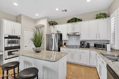 292 W Stirrup Lane, San Tan Valley, AZ 85143 - Photo 5