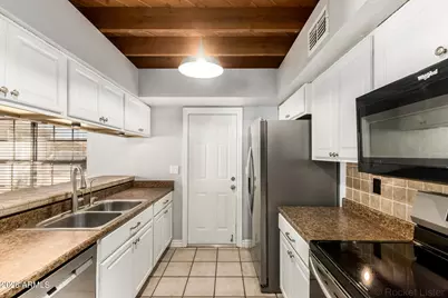 842 E Manor Drive, Chandler, AZ 85225 - Photo 11