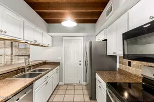 842 E Manor Dr, Chandler, AZ 85225 - Photo 11