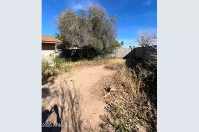 7949 W Montecito Avenue, Phoenix, AZ 85033 - Photo 17