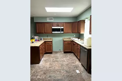 7949 W Montecito Avenue, Phoenix, AZ 85033 - Photo 5