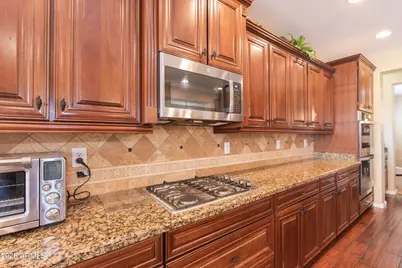 747 E Charlevoix Avenue, Gilbert, AZ 85297 - Photo 9