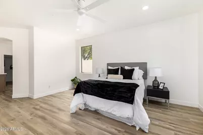 16054 W Hearn Road, Surprise, AZ 85379 - Photo 13