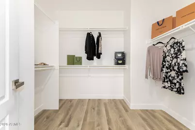 16054 W Hearn Road, Surprise, AZ 85379 - Photo 19