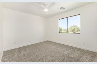 16054 W Hearn Road, Surprise, AZ 85379 - Photo 21