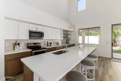 16054 W Hearn Road, Surprise, AZ 85379 - Photo 9