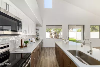 16054 W Hearn Road, Surprise, AZ 85379 - Photo 11