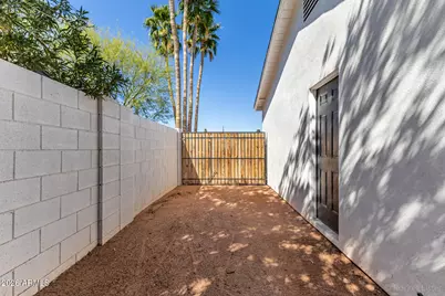 8531 E Clarendon Avenue, Scottsdale, AZ 85251 - Photo 27