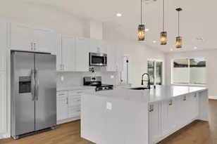 116 E Helena Dr, Phoenix, AZ 85022 - Photo 7
