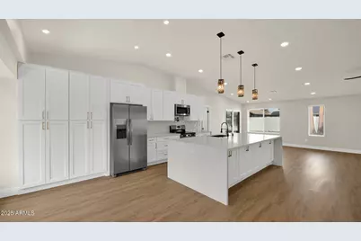 116 E Helena Drive, Phoenix, AZ 85022 - Photo 5